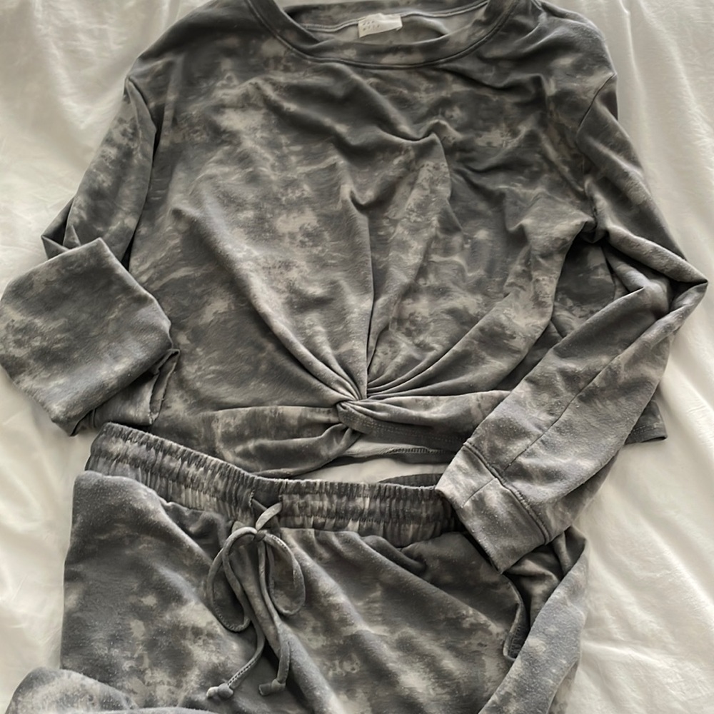 Vici Dolls Dee Dolly Grey Tie Dye Matching Lounge Set